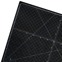 Load image into Gallery viewer, Cutting Mat L - 59cm x 43cm / 23in x 17in
