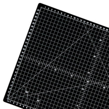 Load image into Gallery viewer, Cutting Mat M - 28cm x 43cm / 11in x 17in
