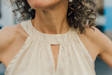 Load image into Gallery viewer, Sintra Halter Top &amp; Dress - Pattern by Liesl &amp; Co - Sizes 0-20 - Diff 2/4
