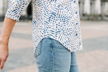 Load image into Gallery viewer, Geneva V-Neck Blouse - Sewing Pattern - Liesl &amp; Co - Sizes 0-20 - Diff 2/4
